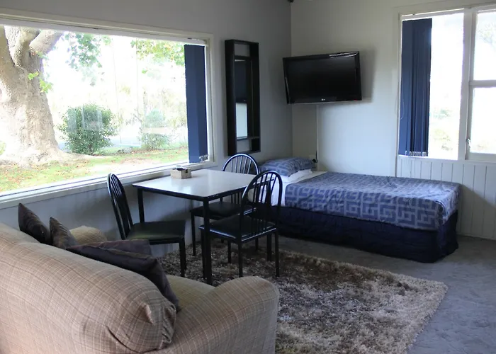 Jack & Di's Waiteti Lakefront Motel Rotorua