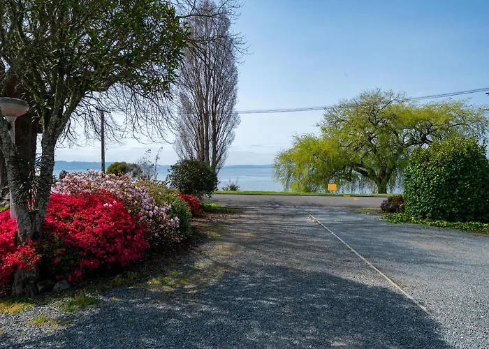 Motel Jack & Di's Waiteti Lakefront Rotorua