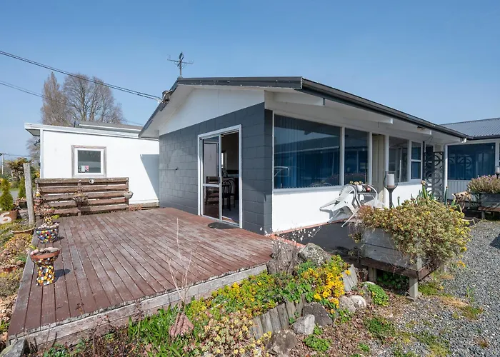 Jack & Di's Waiteti Lakefront Motel Rotorua