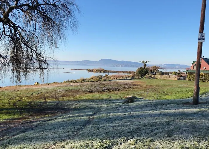 Jack & Di's Waiteti Lakefront 4* Rotorua