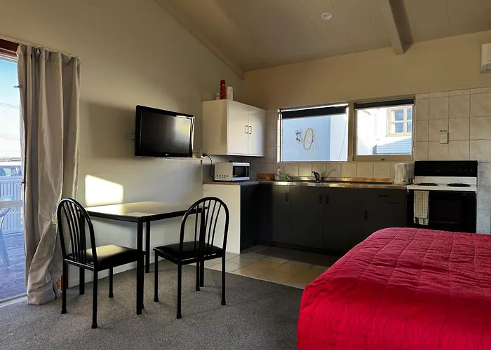 Jack & Di's Waiteti Lakefront 4* Rotorua