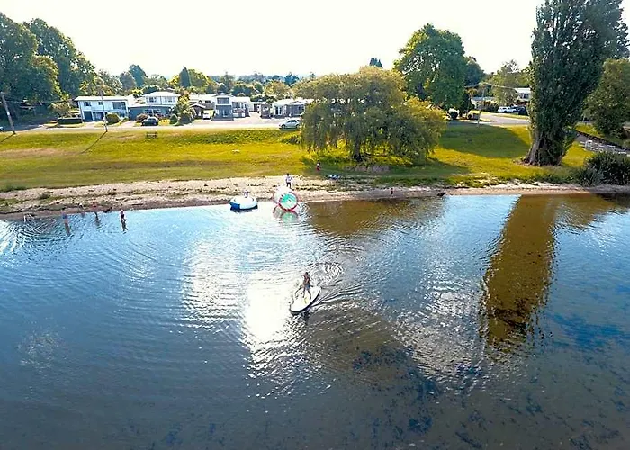 Jack & Di's Waiteti Lakefront 로토루아