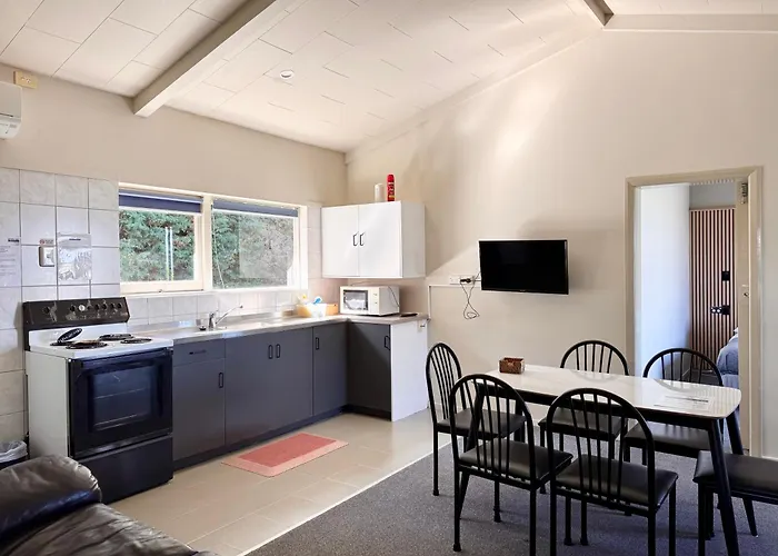 Jack & Di's Waiteti Lakefront Motel Rotorua