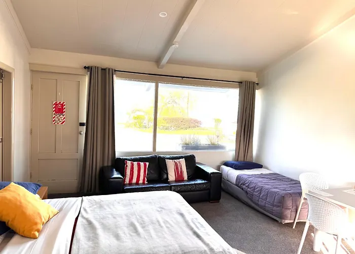Motel Jack & Di's Waiteti Lakefront Rotorua