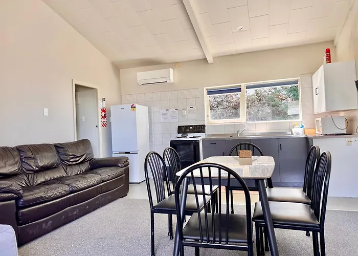 Jack & Di's Waiteti Lakefront 4* Rotorua