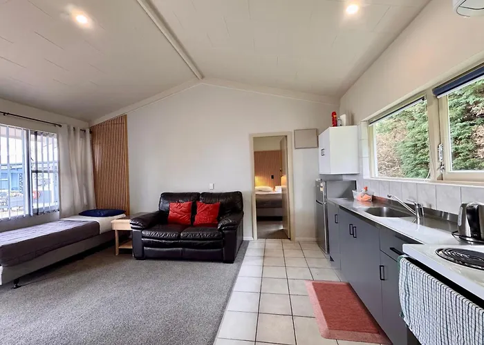 Motel Jack & Di's Waiteti Lakefront Rotorua