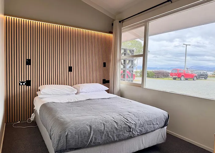 Jack & Di's Waiteti Lakefront 4* Rotorua
