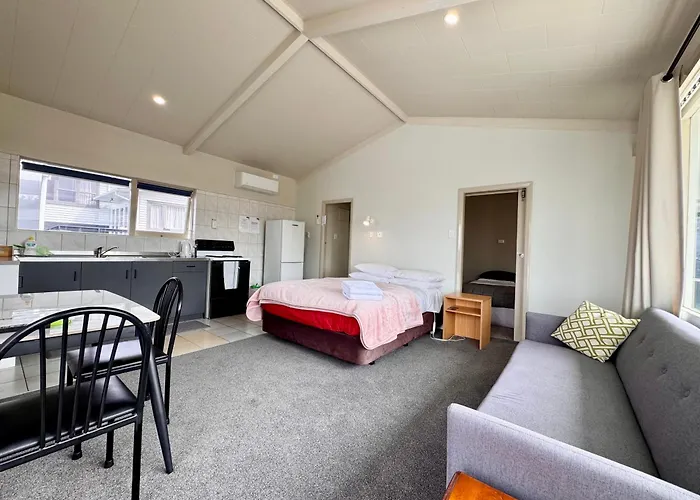 Jack & Di's Waiteti Lakefront Motel Rotorua