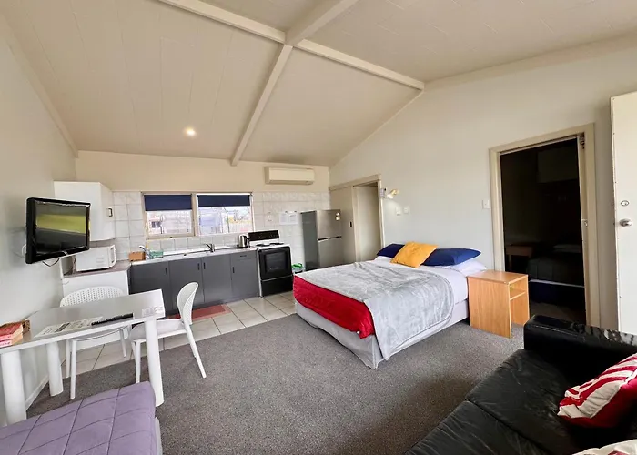 Jack & Di's Waiteti Lakefront 4* Rotorua