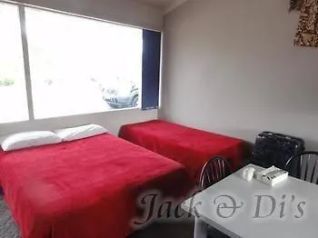 Jack & Di's Waiteti Lakefront Motel Rotorua