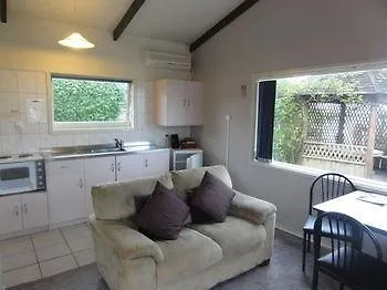 Jack & Di's Waiteti Lakefront 4* Rotorua