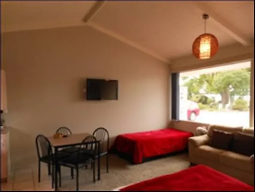 모텔 Jack & Di's Waiteti Lakefront 4*