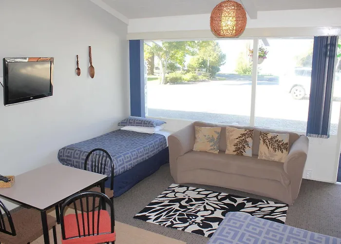 Motel Jack & Di's Waiteti Lakefront Rotorua