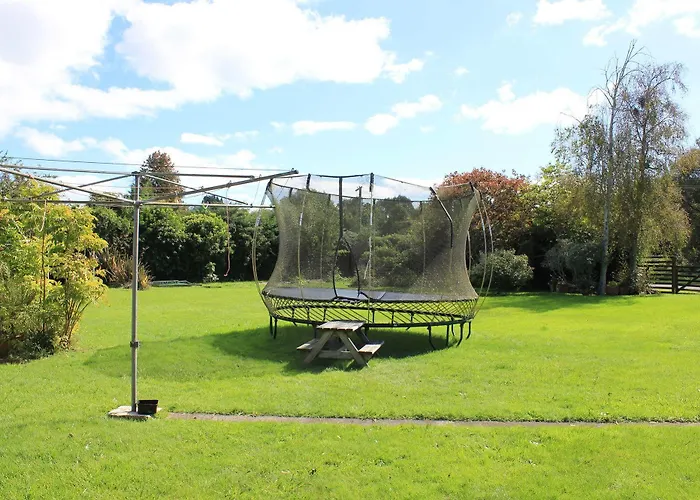 Jack & Di's Waiteti Lakefront 4*