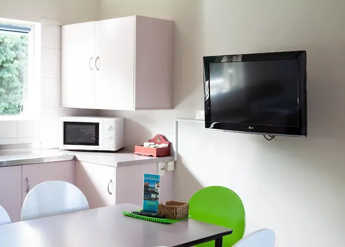 Motel Jack & Di's Waiteti Lakefront 4*