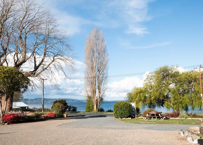 Jack & Di's Waiteti Lakefront 로토루아